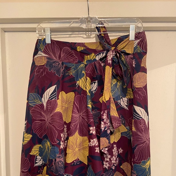 H&M pattern wrap skirt - Picture 1 of 1